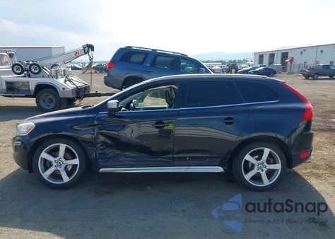 2011 Volvo Xc60 T6/T6 R-Design z USA, uszkodzony, nr VIN YV4902DZ1B2196479